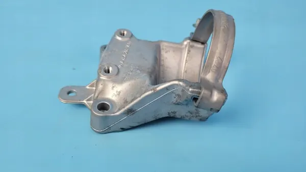 Mercedes W206 C200 Kiinnitystuki OEM A6542031601 image 9
