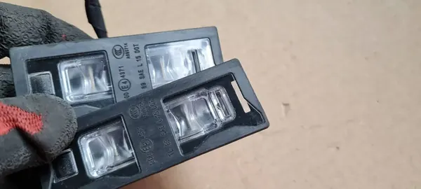 Q3 83A Luz de Placa LED 2 Peças 8W6943021A image 5