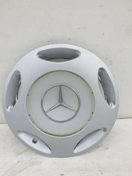 Cubierta Mercedes Original 15" 2024010624 image 2