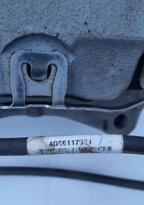 Vasemman etujarrusatulan Audi A6 C7 4G0105BM image 4