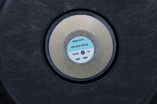 Harman Kardon Kaiutin OEM 5A2F58580 BMW X1 U11 image 4