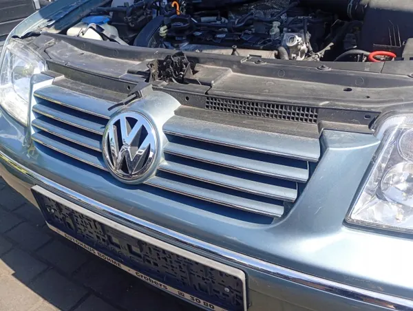 Kühlergrill VW Bora 98-05 Lackcode LB5X image 3