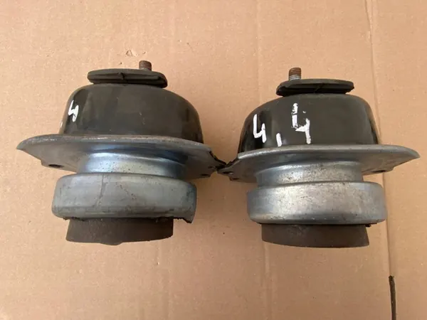 Supporti motore sinistro destro per BMW X5 X6 E70 E71 E72 F15 F16 image 3