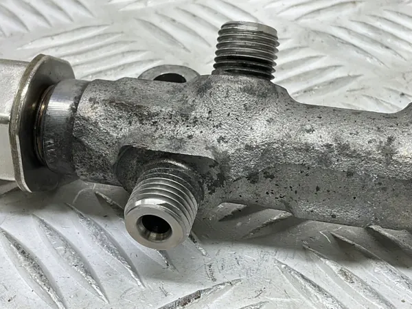 Bränsletrycksregulator OEM 04L089D för Audi A3 S3 image 4