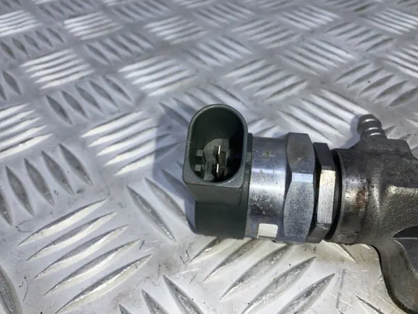 Bränsletrycksregulator OEM 04L089D för Audi A3 S3 image 5