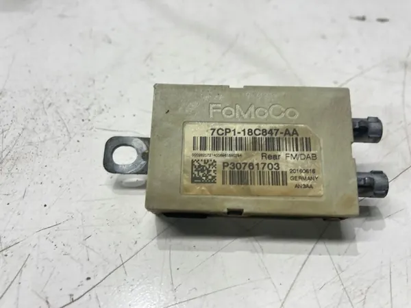 OEM 7CP118C847AA antenneversterker voor Volvo V40 image 2