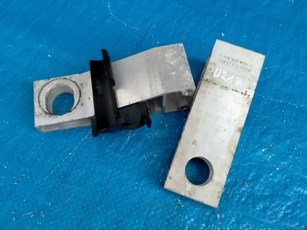 Support Radiateur Mercedes OEM A2226261431 A2226261331 image 6