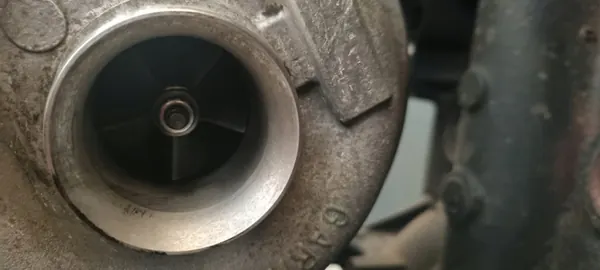 Turbo para Iveco Daily IV 06-14 2.3 HPI 136CV image 4