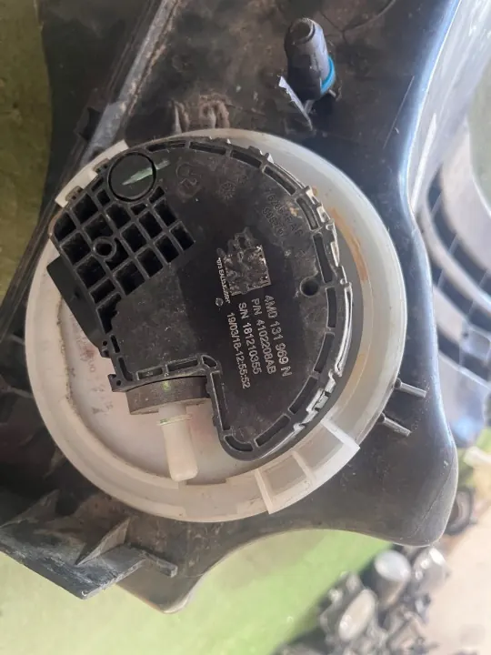 Bomba tanque AdBlue OEM 260941 para Audi Q7 4M0 image 3