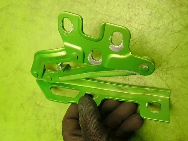Motorhaubenscharniere Set OEM 13311902 für Opel Corsa D image 3