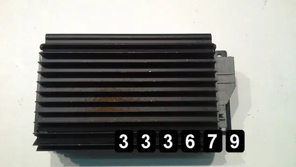Mercedes audioversterker OEM AM-333679 Gebruikt image 2