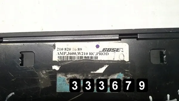 Mercedes audioversterker OEM AM-333679 Gebruikt image 3