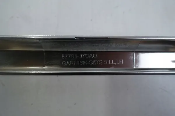 Moldagem esquerda do soleiro Kia Ceed III GT-Line OEM 87761-J7CA0 image 8