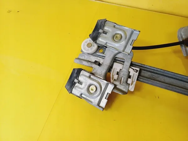 Handmatige raammechanisme rechtsachter Skoda Octavia I 1U4839402E image 3