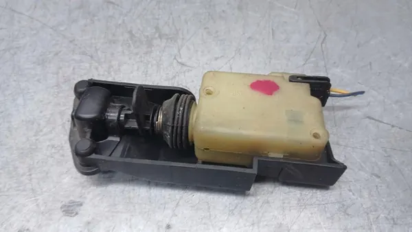Actionneur de trappe à carburant Volvo S60 I 2.4D5 9483311 image 3