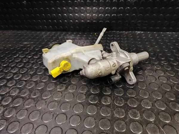 Cilindro de freio VW PASSAT B8 1.6L diesel 5Q2611301C image 1