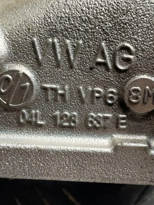 Audi insugsgrenrör OEM 04L128637E - Begagnad image 3