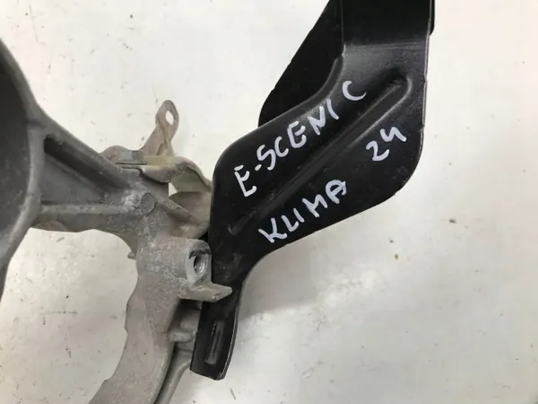 Ilmastointikompressorin kiinnike OEM 119105MZ0A Renault image 3