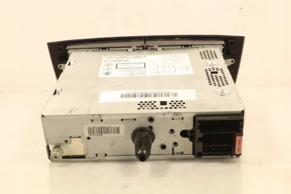 Radio Fiat Punto Evo OEM 7355539210 - Occasion image 3