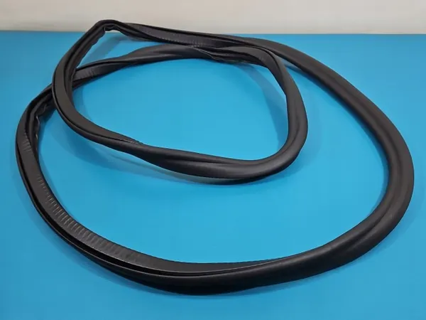 OEM 7337000 voorste rechter deurrubber voor BMW G30 image 2