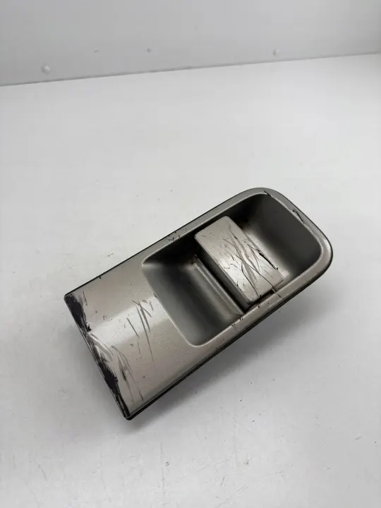 Nissan Elgrand 2004 Schiebetürgriffabdeckung OEM CAI2758 image 2