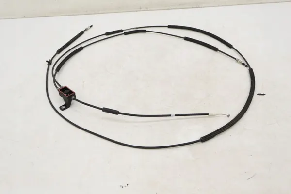 Verrou de capot Maserati Grecale OEM 670157709, D293 image 2