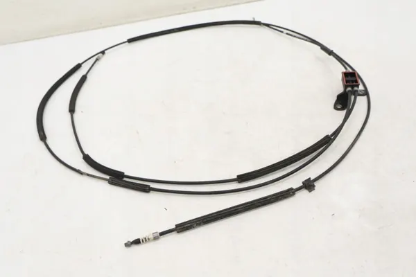 Verrou de capot Maserati Grecale OEM 670157709, D293 image 4