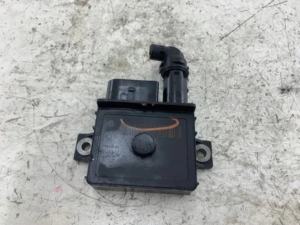 BMW E90 E60 E83 E87 Sytytystulppakontrolleri OEM 8591723 image 2