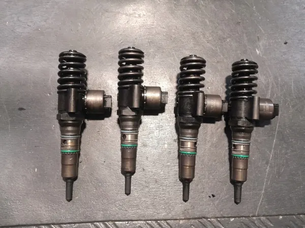 Gebrauchte VW Jetta 1.0 TDI 140PS Einspritzpumpe OEM 036130073B image 2