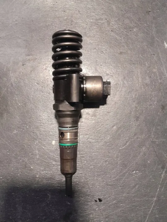 Gebrauchte VW Jetta 1.0 TDI 140PS Einspritzpumpe OEM 036130073B image 3