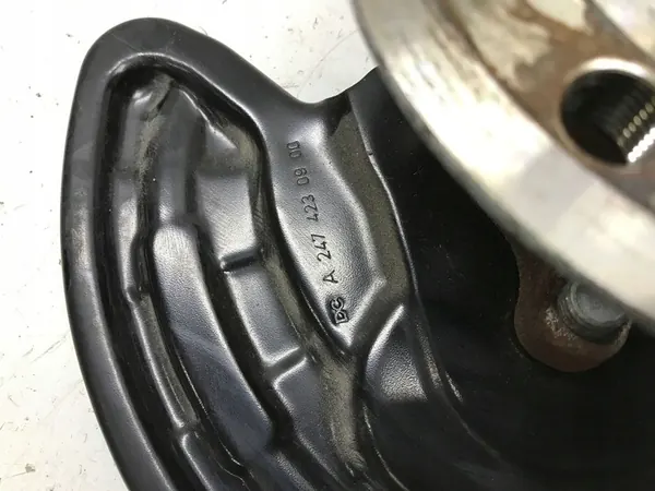 MERCEDES A W177 1.3H 2024 BAKRE VÄNSTER HJULNAV A2473560200 image 2