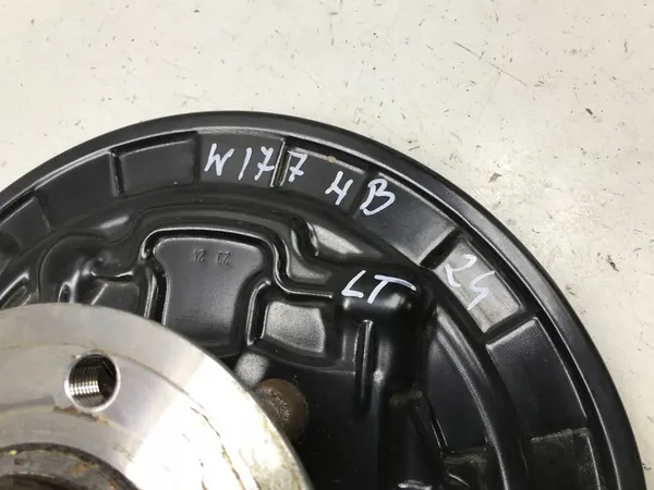 MERCEDES A W177 1.3H 2024 BAKRE VÄNSTER HJULNAV A2473560200 image 3