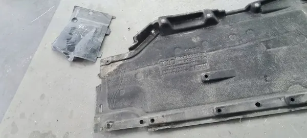 AUDI A5 8W UNDERBODYSKYDD VÄNSTER 8W6825207D image 10