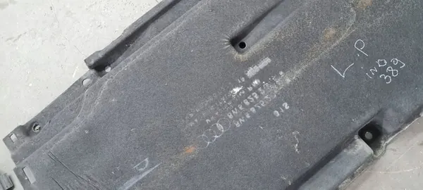 AUDI A5 8W UNDERBODYSKYDD VÄNSTER 8W6825207D image 5