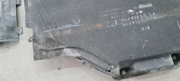 AUDI A5 8W UNDERBODYSKYDD VÄNSTER 8W6825207D image 7