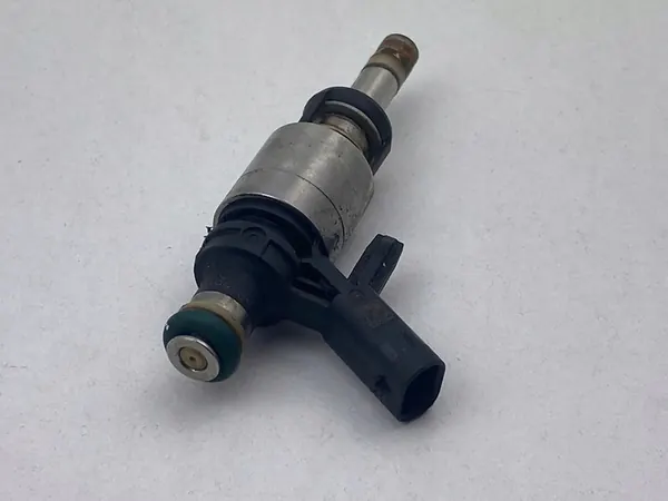 Iniettore AUDI Q2 06L906A02 image 3