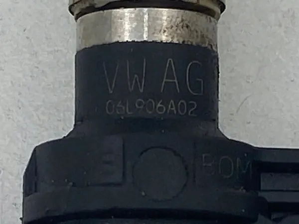 Iniettore AUDI Q2 06L906A02 image 4