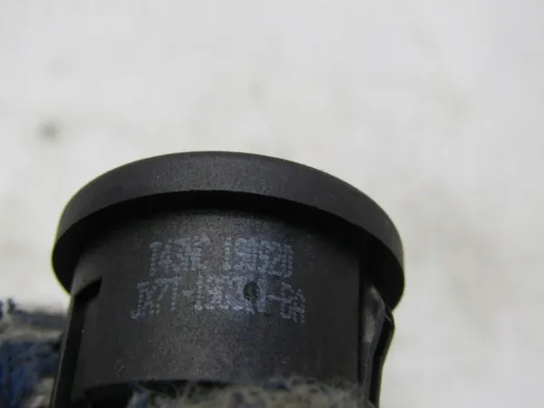 Tomada 12V OEM 1111 para Ford Fiesta MK8 HB image 4