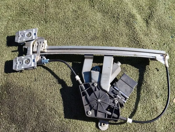 Regulador de janela traseira esquerda SKODA OCTAVIA I FL image 4