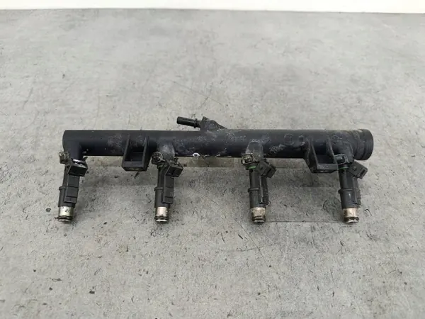 Riel de Inyección Citroen Xsara 1.8 16V OEM 9628084680 image 2