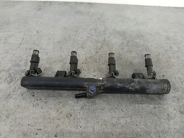Riel de Inyección Citroen Xsara 1.8 16V OEM 9628084680 image 3
