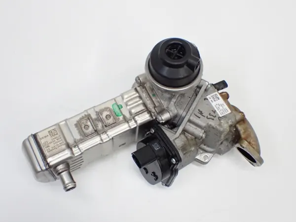 Soupape EGR Refroidisseur OEM 059131511EK Audi A8 D5 image 2