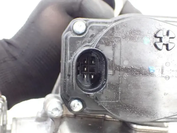 Soupape EGR Refroidisseur OEM 059131511EK Audi A8 D5 image 8