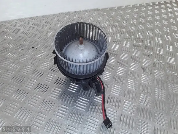 Ventilador motor calefactor Audi OEM x6813005 - Usado image 2