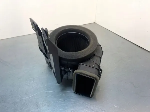 Ventilador de batería Toyota G923047080 - Usado image 4