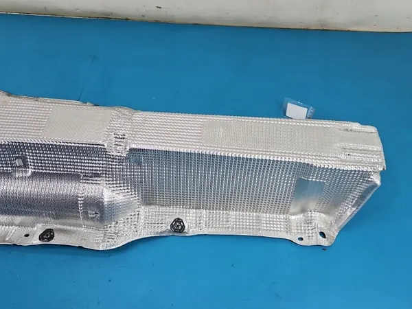 Värmeskydd OEM 5Q0825661CC för Skoda Superb III 2.0 TDI image 3