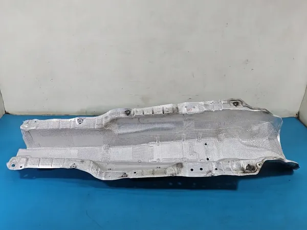 Värmeskydd OEM 5Q0825661CC för Skoda Superb III 2.0 TDI image 4