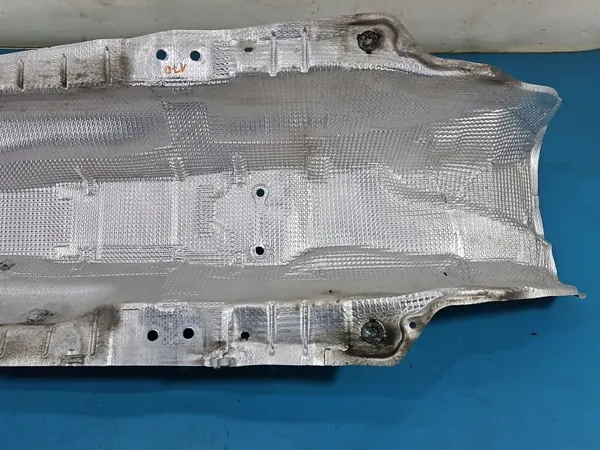 Värmeskydd OEM 5Q0825661CC för Skoda Superb III 2.0 TDI image 5
