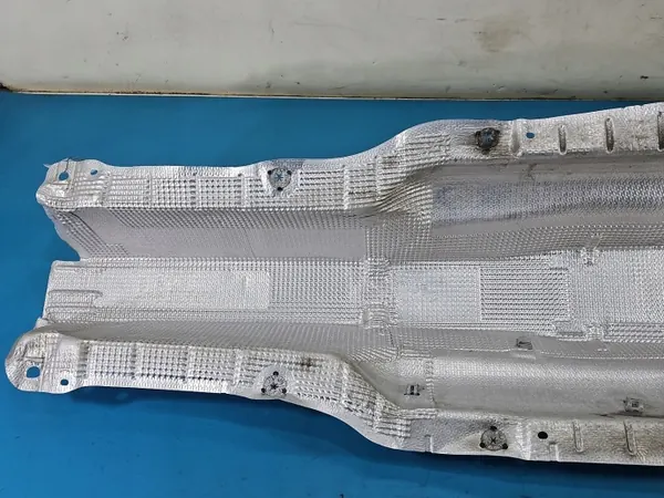 Värmeskydd OEM 5Q0825661CC för Skoda Superb III 2.0 TDI image 6