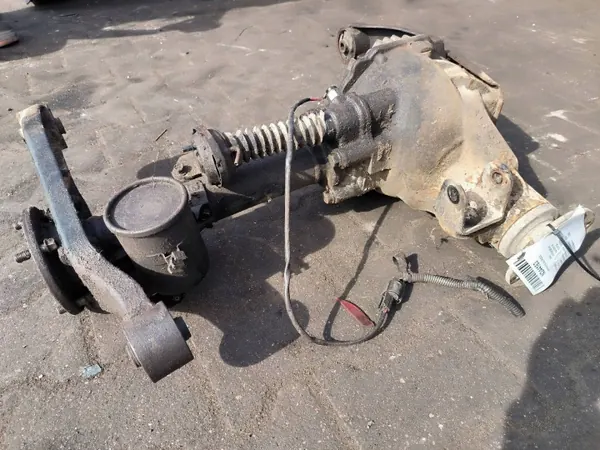 Mitsubishi Pajero 2008 Etudifferentiaalin kiinnike OEM H3917 image 2